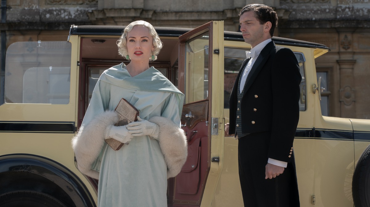 Laura Haddock y Michael Fox en 'Downton Abbey: A New Era'