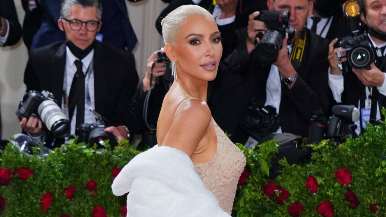 kim kardashian en la met gala 2022 usó el vestido de marilyn Monroe