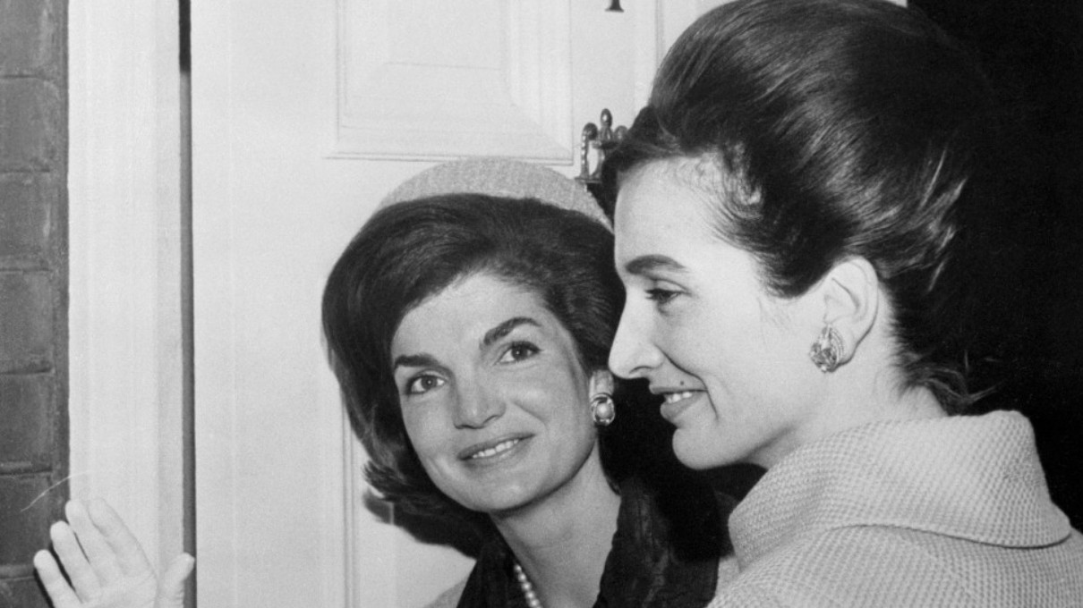 Jackie Kennedy y su hermana Lee Radzwill