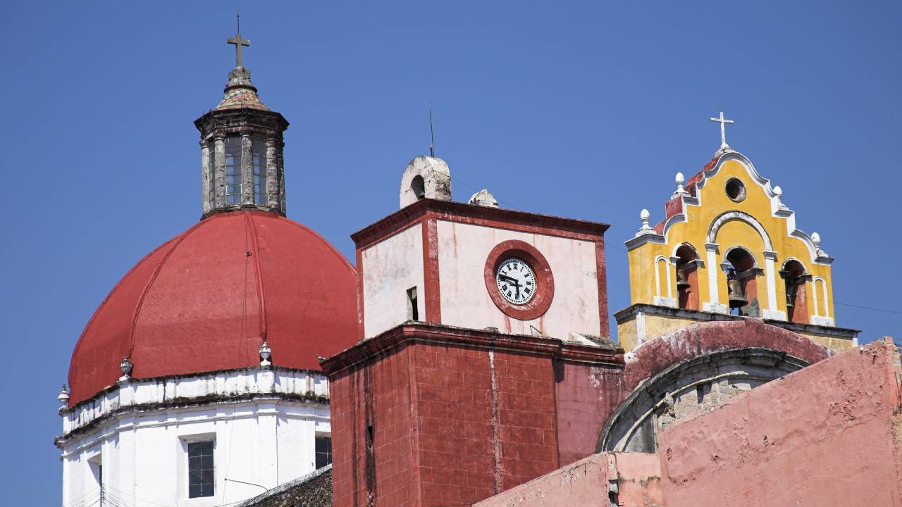 catedral de cuernavaca vista desde las cúpulas y el reloj