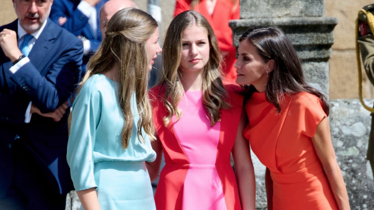 Reina Letizia y sus hijas, la princesa Leonor y la infanta Sofía