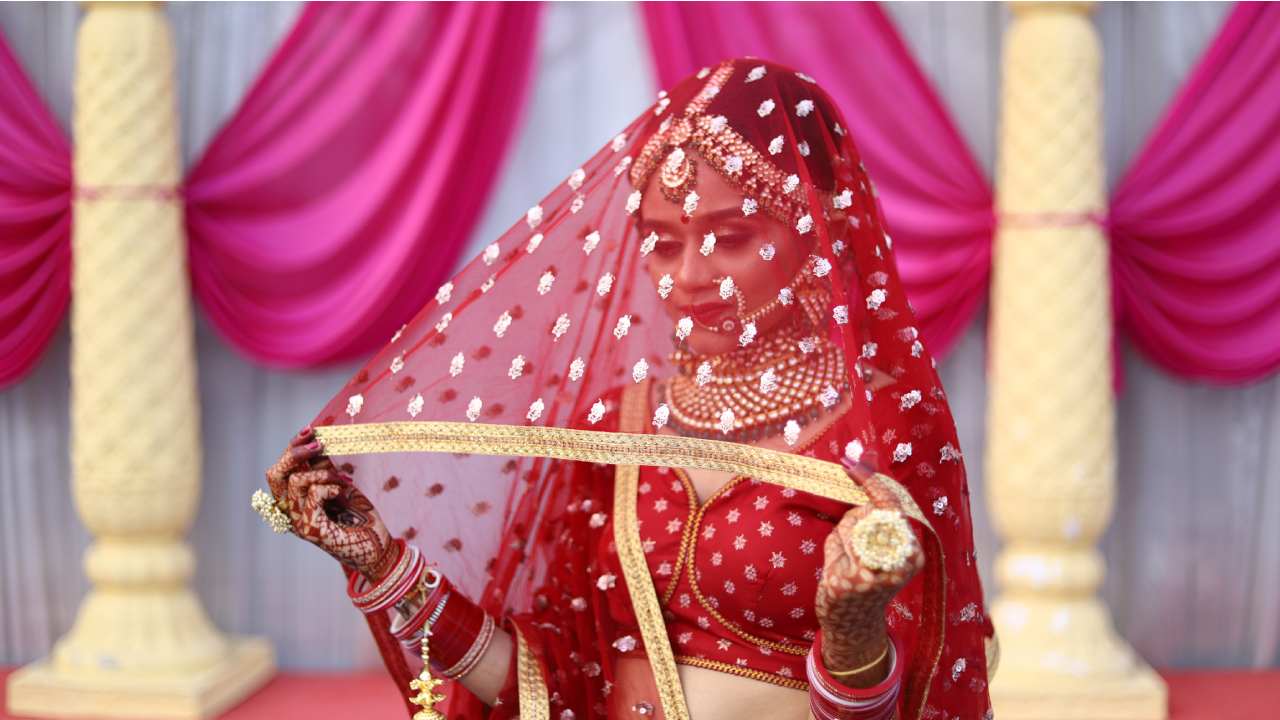 novia india sari rojo foto