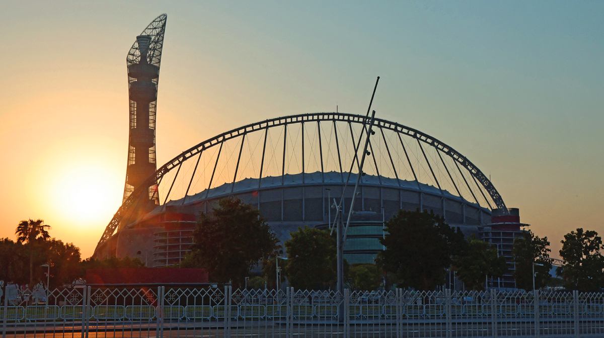  Mientras la ciudad-isla de Lusail (con sus emblemáticas Torres Katara) fue construida exprofeso para el Mundial de Futbol Catar 2022, el estadio internacional Khalifa, erigido en 1976, tan sólo fue remodelado para el evento.