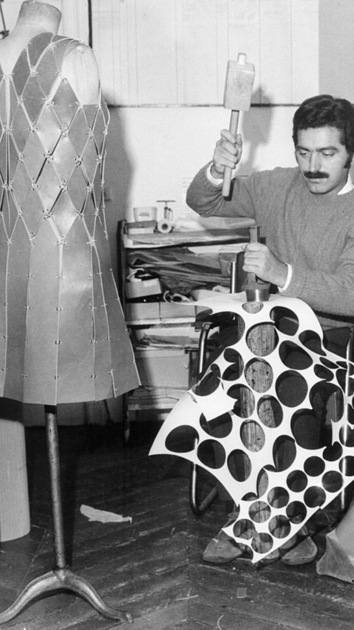 Paco Rabanne en la fabricación del vestido Rodeo
