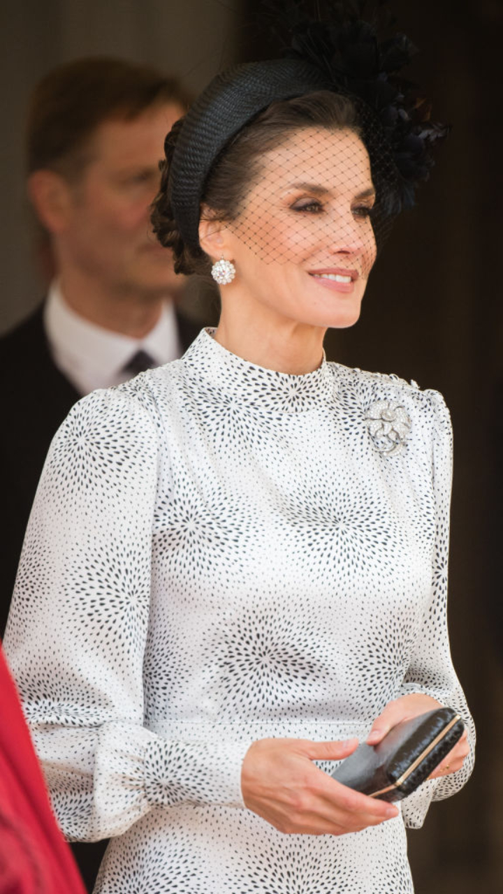 Vestido que lució la reina Letizia en Jarretera 2019